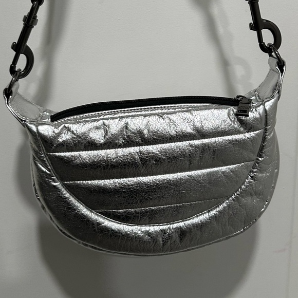 Think Rolyn Bum Bag Silver Adjustable Removable Strap NEW - Picture 4 of 8
